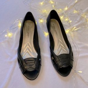 Andrew Gellar  genuine leather black open toed shoes with a small wedge